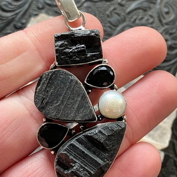 Black Tourmaline Onyx and Pearl Crystal Stone Jewelry Pendant - Picture 5 of 6